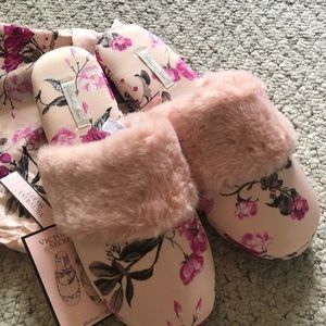 VS Slippers